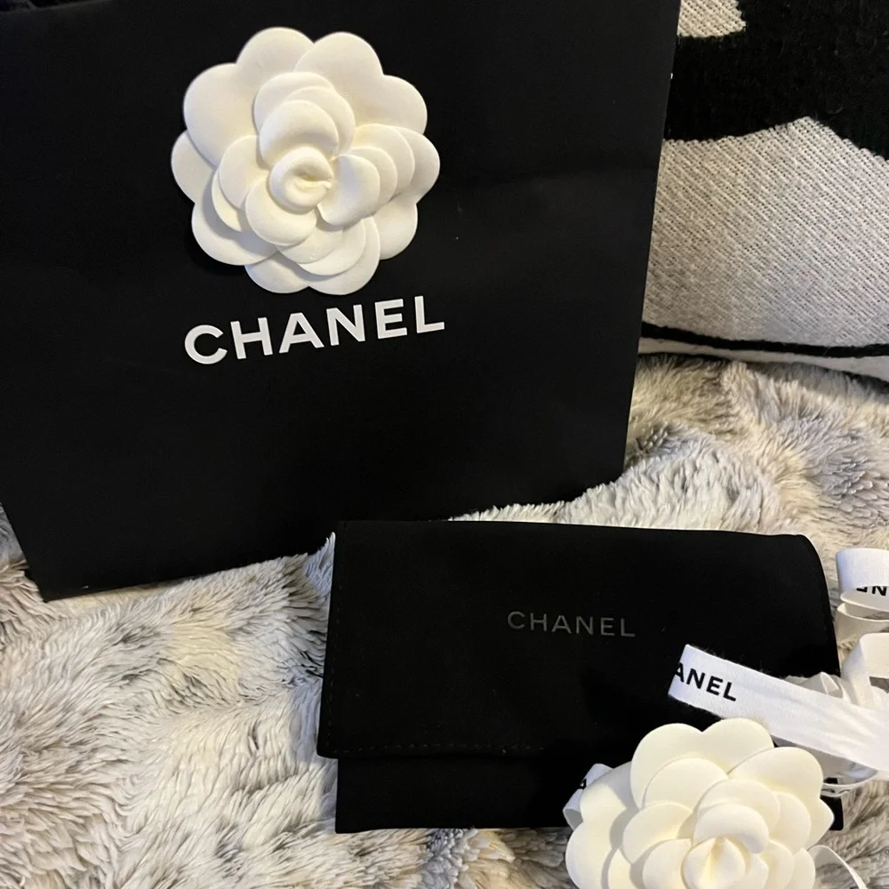 CHANEL good bag